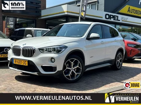 BMW X1 (f48) sDrive18i 136PK Centinnial Executive + 18"/ Navi/ Clima/ Cruise/ Full-LED/ Trekhaak/ Stoelverwarming