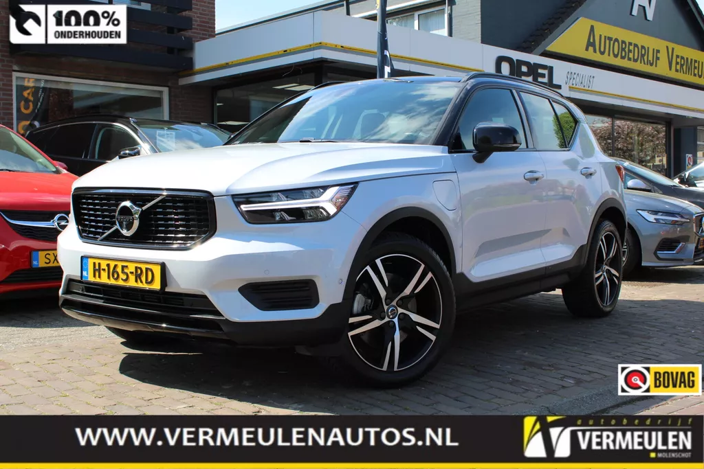Volvo Xc40 T5 Twin Engine 262PK R-Design Automaat + 19"/ Navi/ Clima/ Camera/ Adap.Cruise/ Full-LED/ Harman Kardon/ NL auto